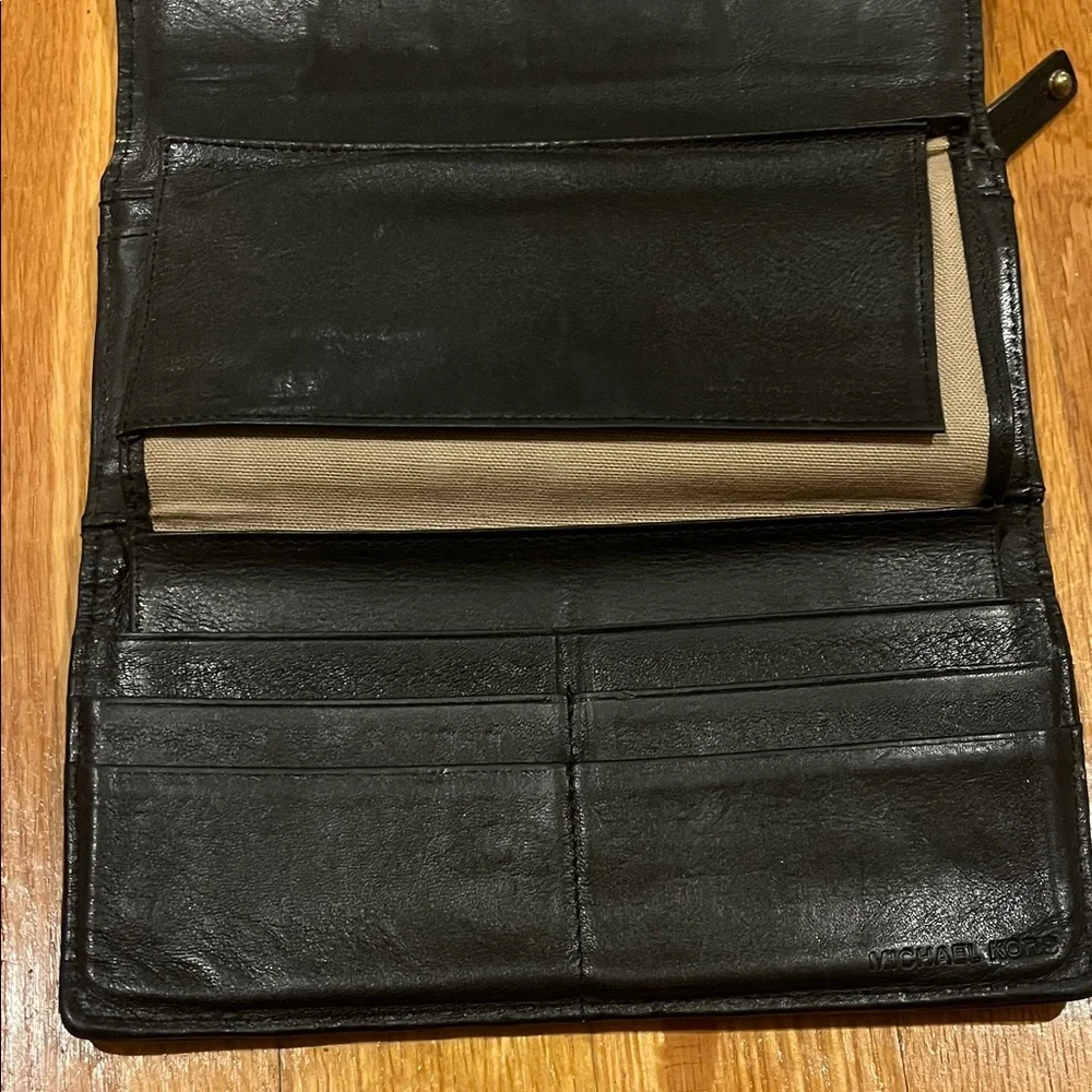 Michael Kors Black MK Pattern Wallet - Picture 4 of 7